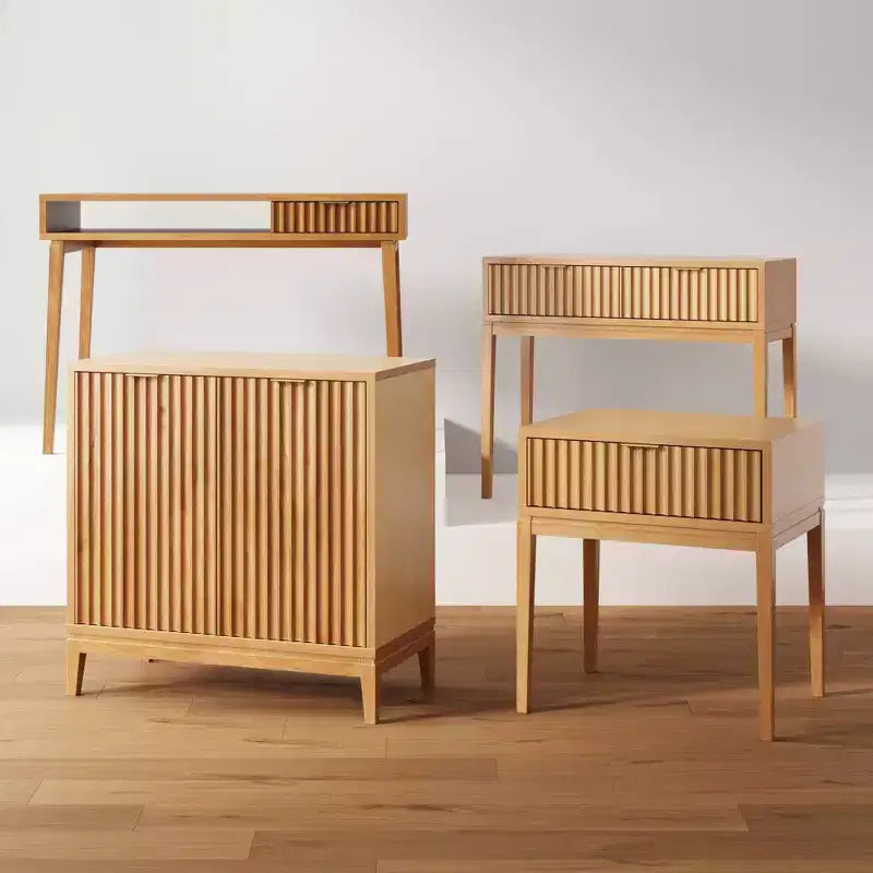 Bureau Nathan James Bohème en bois cannelé avec tiroir et casier ouvert, marron naturel : Surface en placage, cadre en bois, nettoyer les taches, 78,7 cm H x 109,2 cm L x 61 cm P