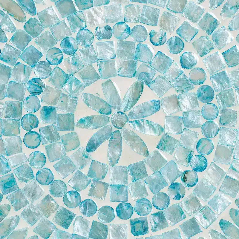 Table d'appoint Olesia Mother of Pearl de Baxton Studio : Bohème, dessus octogonal, aucun assemblage requis