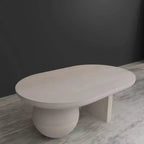 Table basse Urban Port de 96,5 cm avec plateau oblong en bois de manguier et pieds boules modernes, coloris blanc délavé