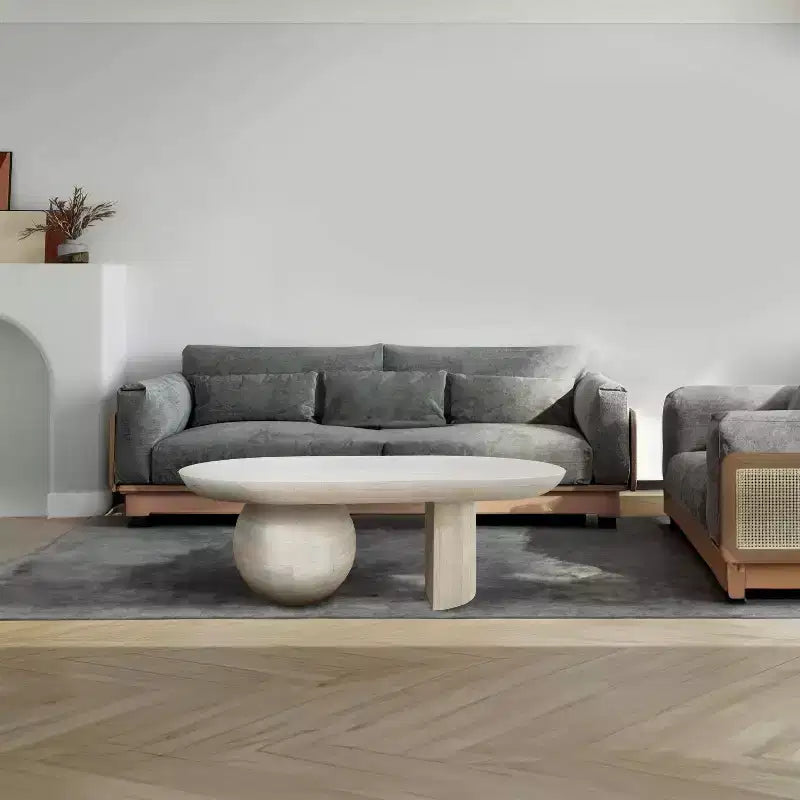 Table basse Urban Port de 96,5 cm avec plateau oblong en bois de manguier et pieds boules modernes, coloris blanc délavé