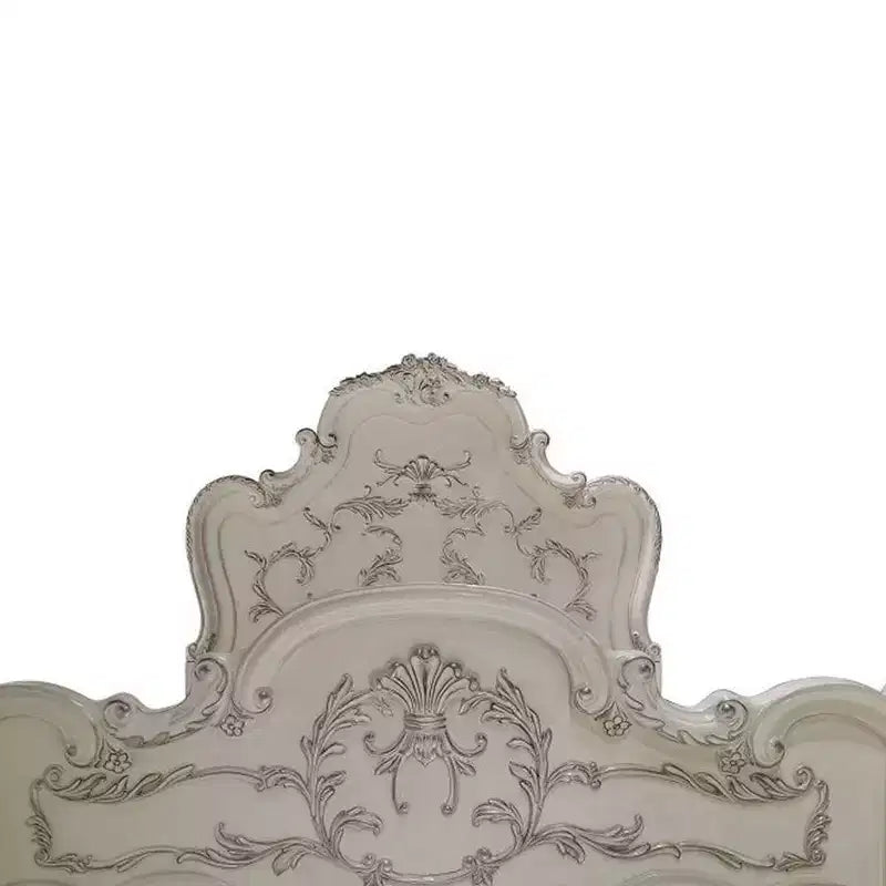 Lit Californian King 97 po en finition blanc cassé Dresden – Meubles Acme : design traditionnel, pieds griffes, similicuir