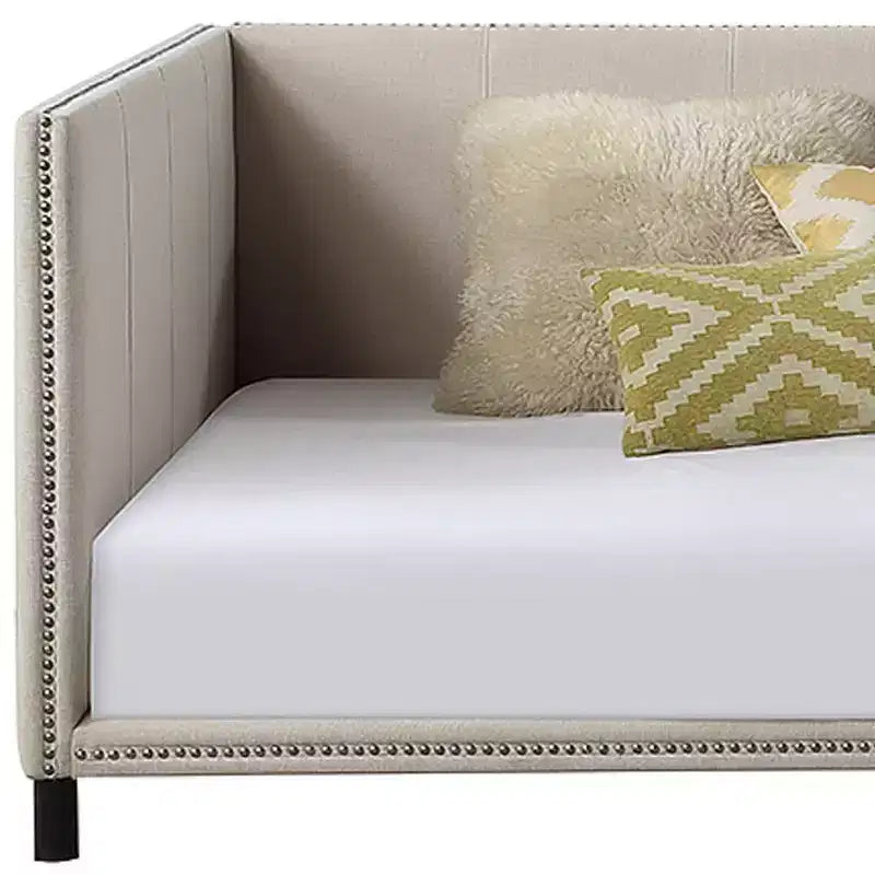 Lit complet Yinbella Acme Furniture en lin beige