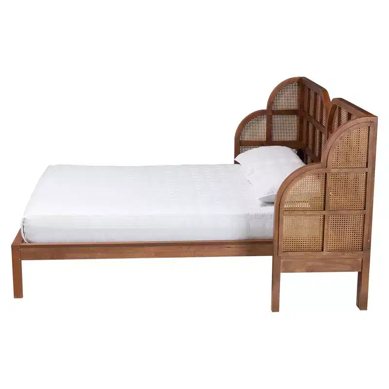 Lit plateforme King Size Cascadia en bois et tête de lit capitonnée de Baxton Studio, noyer brun