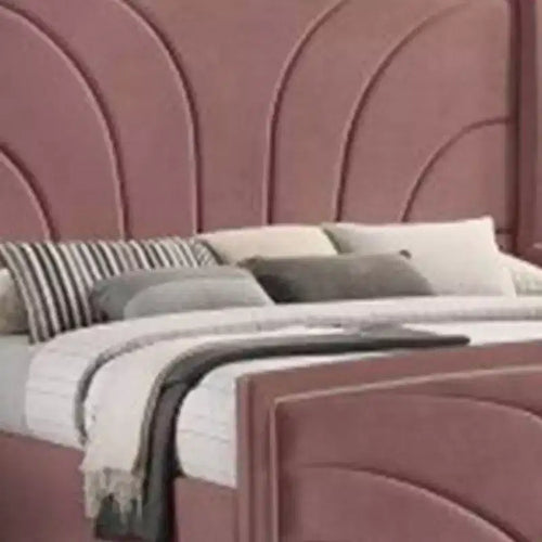 Lit king-size 90 po Salonia Rose Velours - Meubles Acme : Plateforme capitonnée, Finition brillante, Cadre en métal