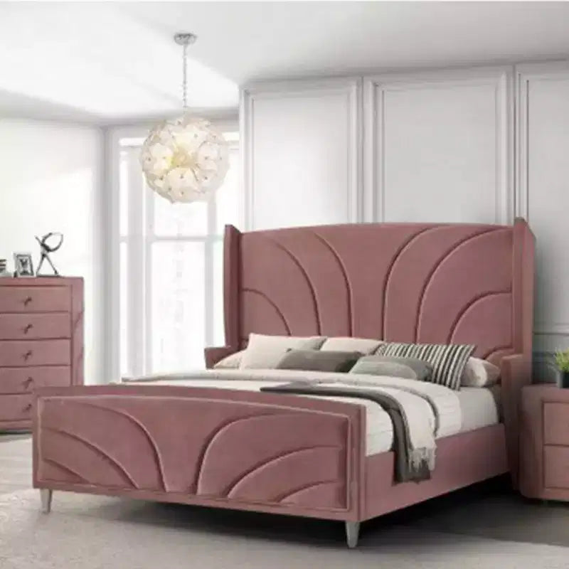 Lit king-size 90 po Salonia Rose Velours - Meubles Acme : Plateforme capitonnée, Finition brillante, Cadre en métal