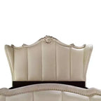 Lit California King 95" Acme Furniture Dresden en similicuir et blanc cassé : PU Champagne, pieds griffes, tête de lit capitonnée