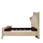 Lit California King 95" Acme Furniture Dresden en similicuir et blanc cassé : PU Champagne, pieds griffes, tête de lit capitonnée