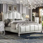 Lit California King 95" Acme Furniture Dresden en similicuir et blanc cassé : PU Champagne, pieds griffes, tête de lit capitonnée