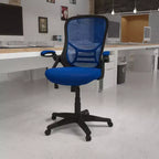 Fauteuil de bureau ergonomique à dossier haut en maille Emma et Oliver avec accoudoirs relevables