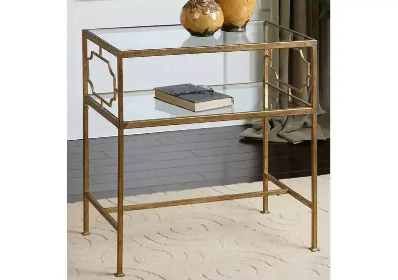 Table d'appoint traditionnelle en fer Uttermost 23 3/4 x 14 avec étagère, feuille d'or antique et verre transparent, pour salon ou chambre.