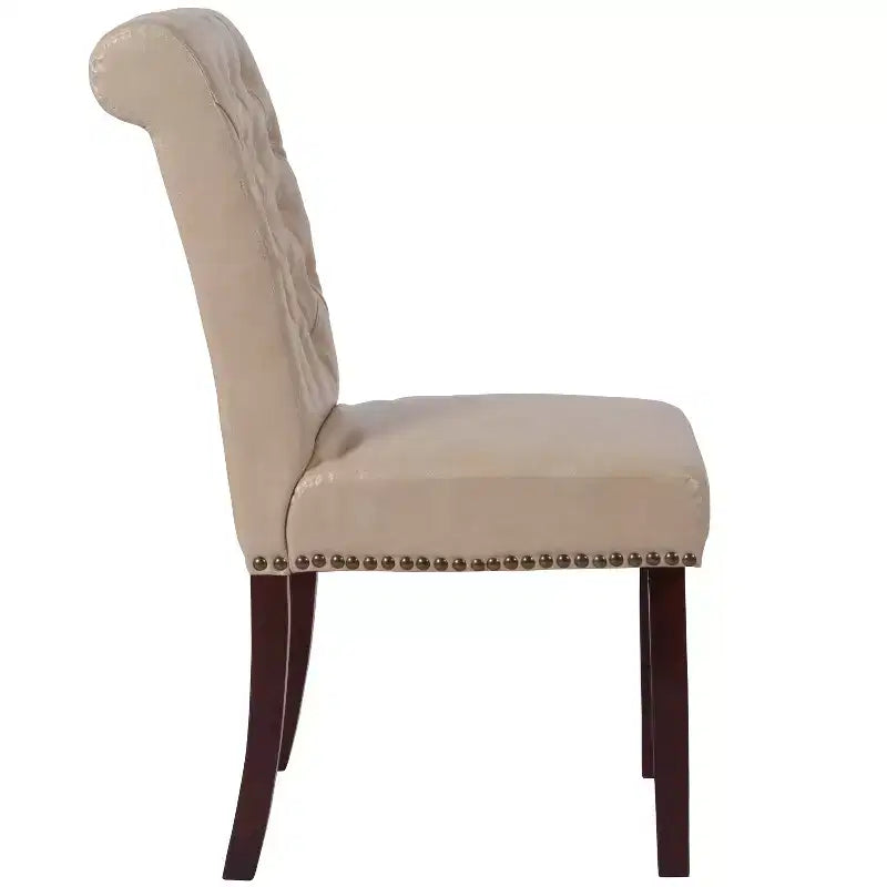 Chaise Parsons rembourrée Merrick Lane avec garniture cloutée