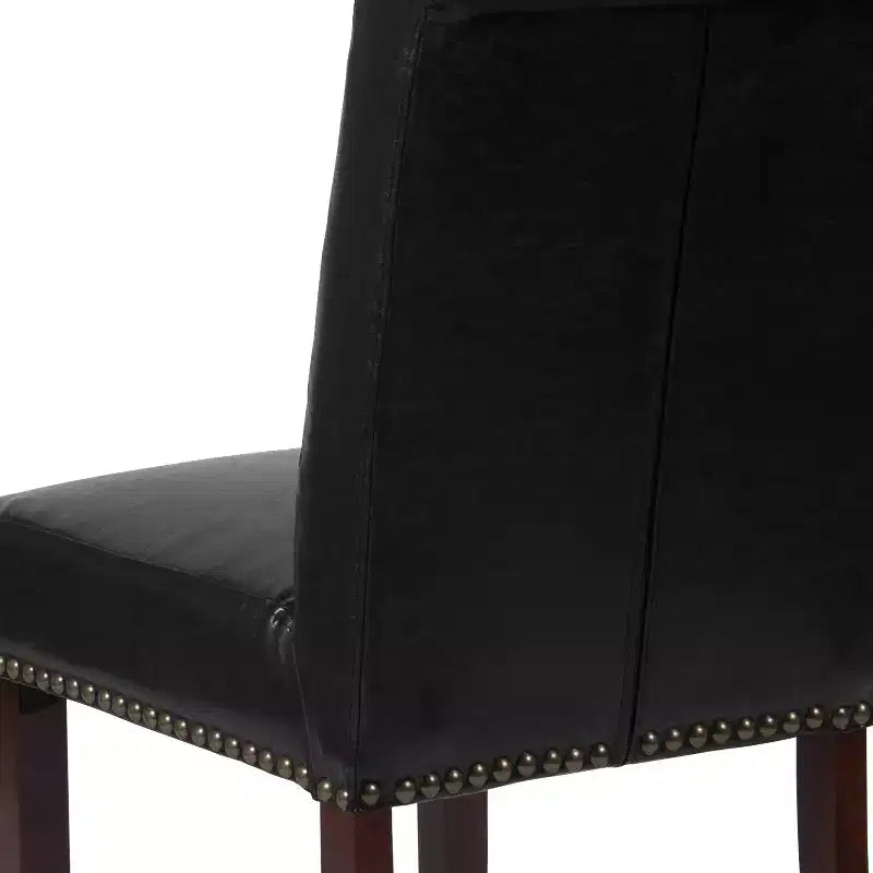 Chaise Parsons rembourrée Merrick Lane avec garniture cloutée