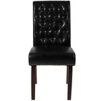 Chaise Parsons rembourrée Merrick Lane avec garniture cloutée