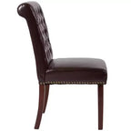 Chaise Parsons rembourrée Merrick Lane avec garniture cloutée