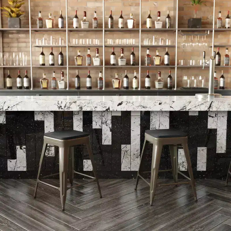 Flash Furniture Cierra, ensemble de 4 tabourets de bar en métal sans dossier de 61 cm de hauteur, de qualité commerciale, pour l'intérieur, avec sièges en résine polyvalente tout temps