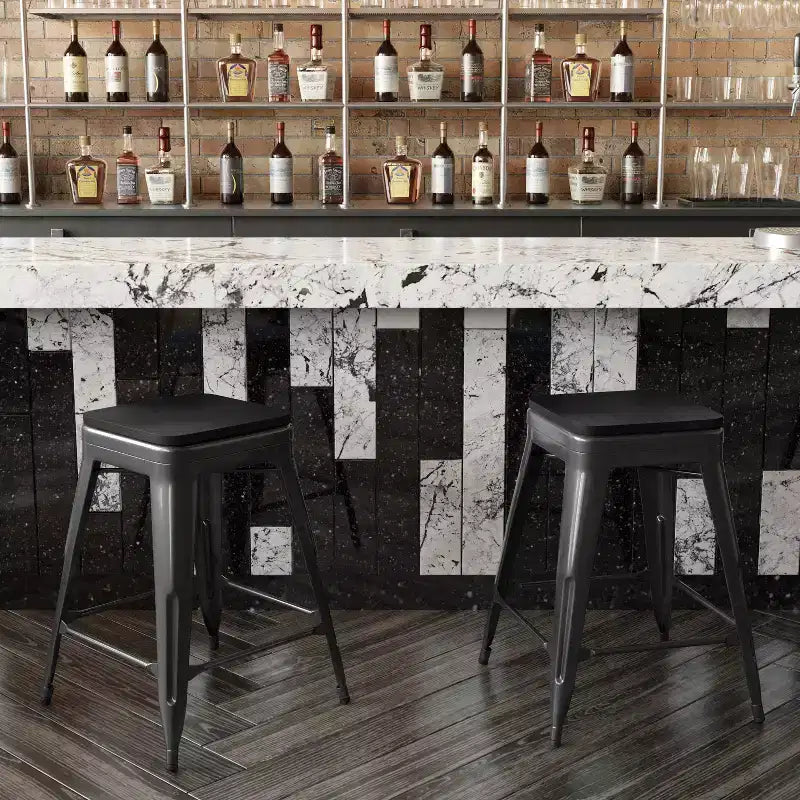 Flash Furniture Cierra, ensemble de 4 tabourets de bar en métal sans dossier de 61 cm de hauteur, de qualité commerciale, pour l'intérieur, avec sièges en résine polyvalente tout temps