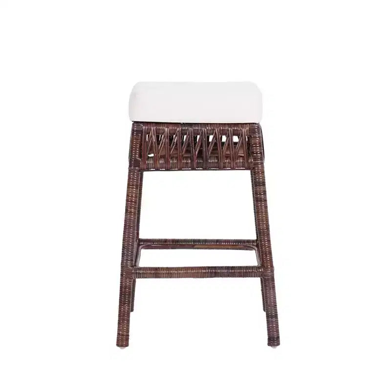 Tabouret de bar sans dossier JONATHAN Y Bali Bohemian Basics, coussin blanc avec cadre tressé marron foncé