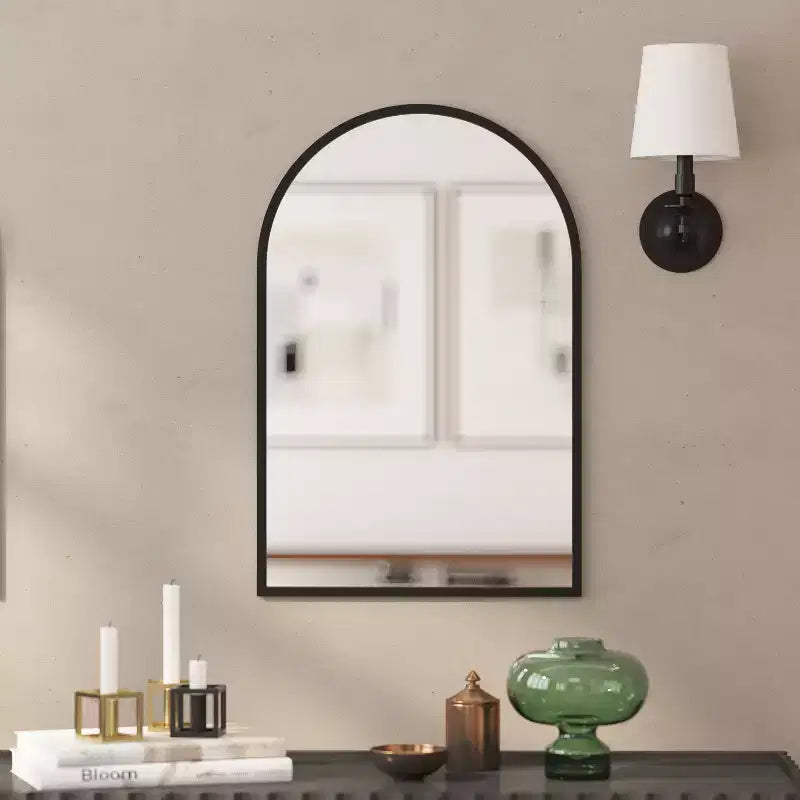 Miroir mural Merrick Lane à cadre métallique arqué pour entrées, salles à manger et salons