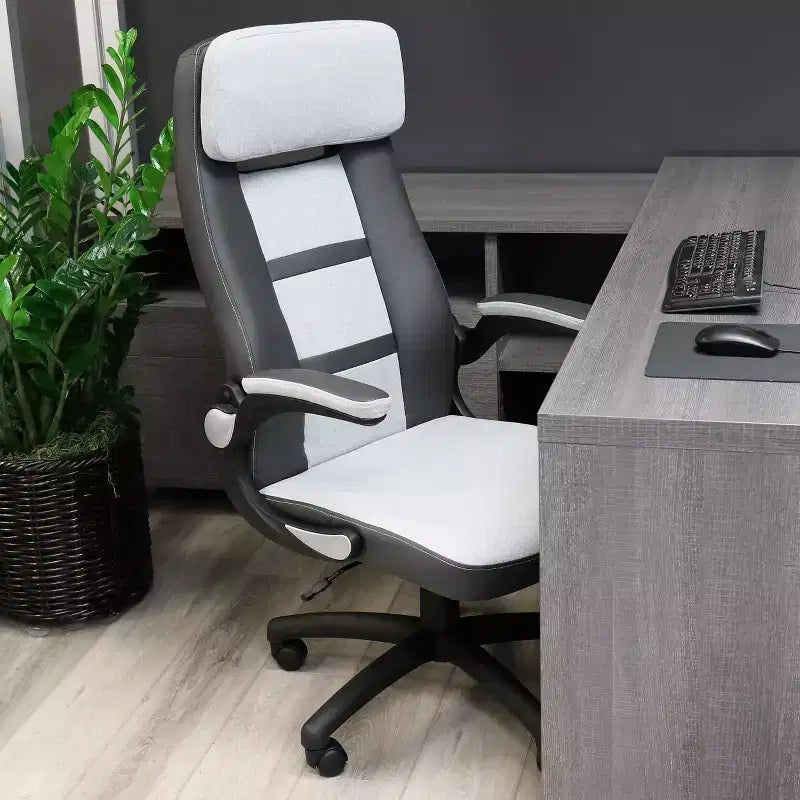Fauteuil de bureau Elama à dossier haut réglable en similicuir et tissu gris foncé et gris clair