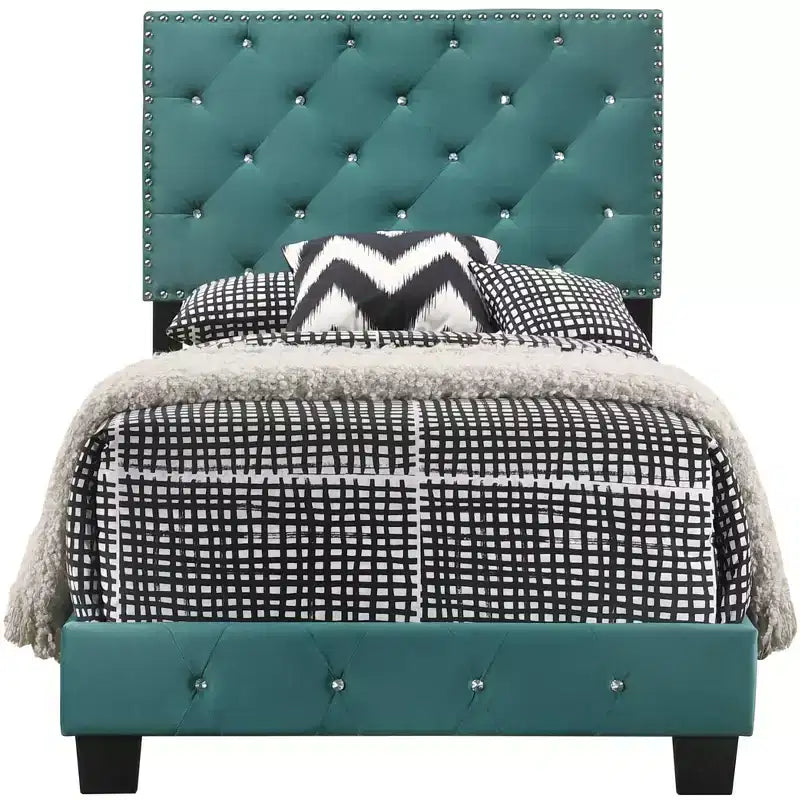 Lit King rembourré en velours capitonné Passion Furniture Suffolk