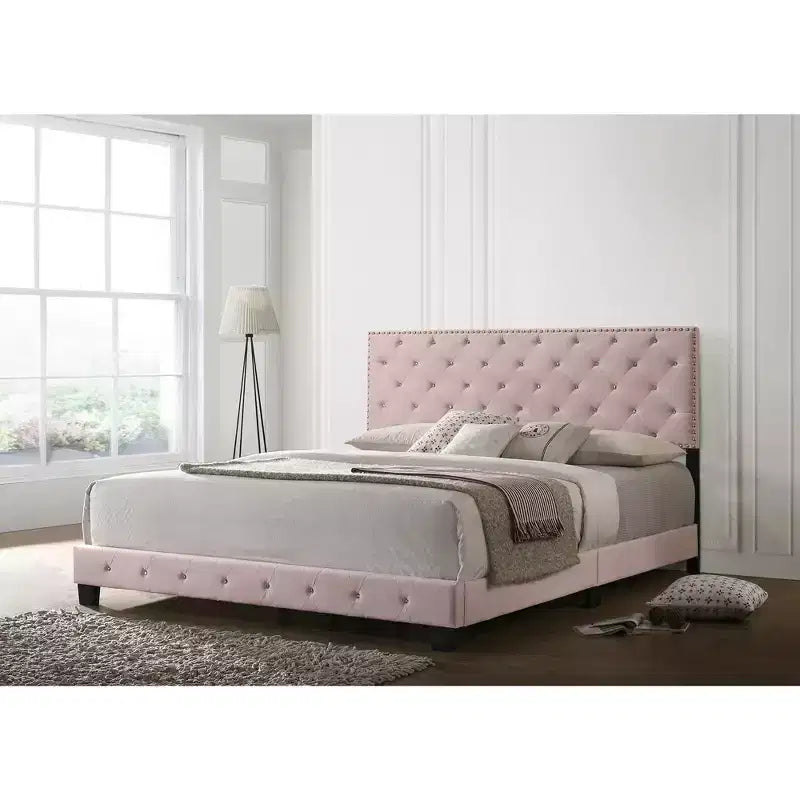 Lit King rembourré en velours capitonné Passion Furniture Suffolk