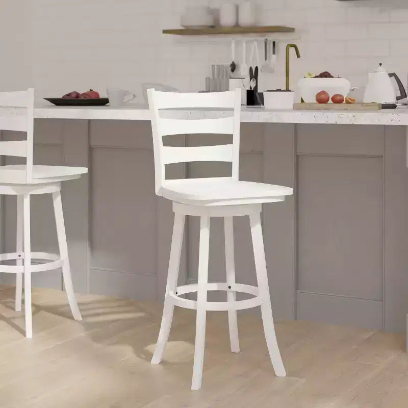 Tabouret de comptoir classique Emma et Oliver Ladderback avec siège en bois