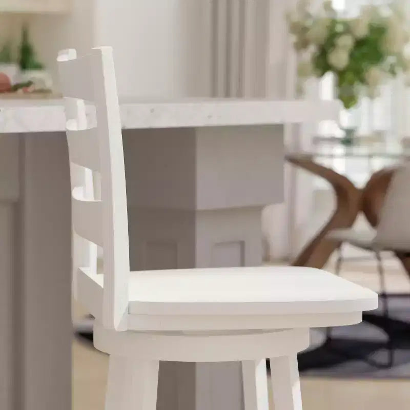 Tabouret de comptoir classique Emma et Oliver Ladderback avec siège en bois
