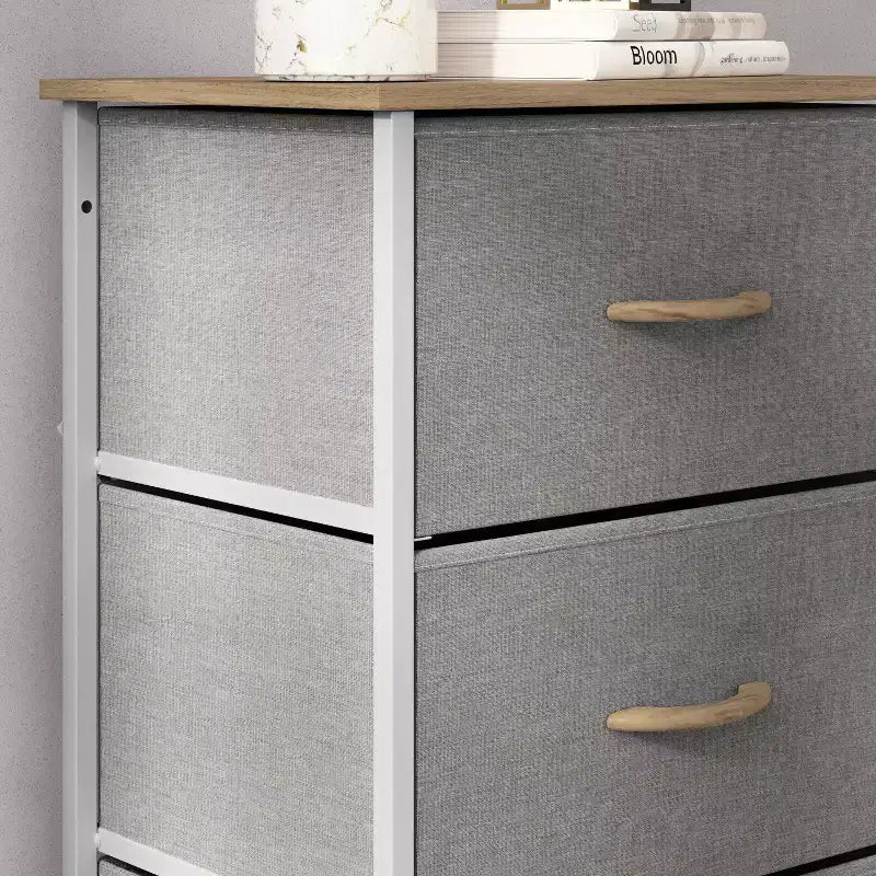 Commode de rangement à 4 tiroirs Emma et Oliver avec cadre en fonte, plateau en bois et tiroirs en tissu faciles à tirer avec poignées en bois