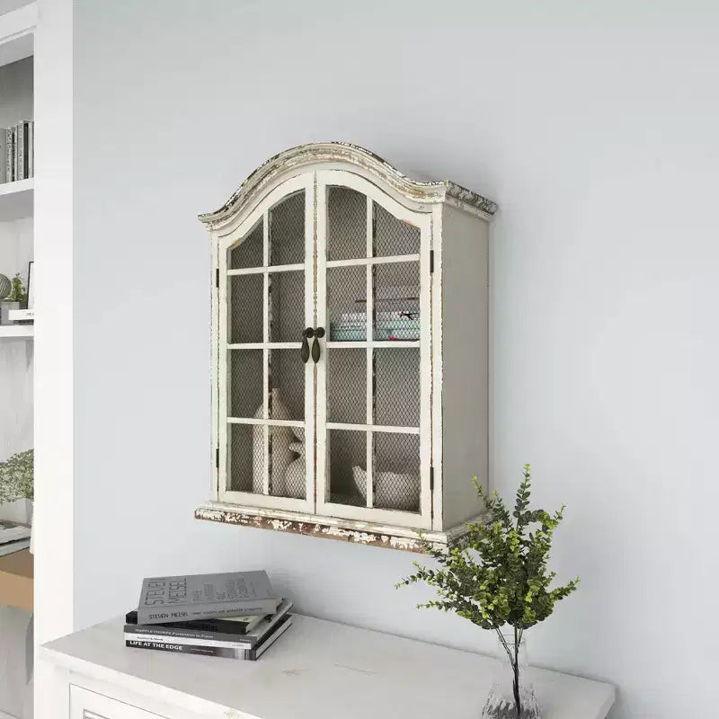 Étagère murale traditionnelle en bois 28x22 avec portes à volets arquées - Olivia & May