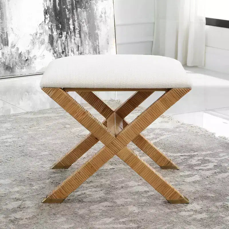 Banc en tissu texturé blanc St. Tropez 19 po Uttermost