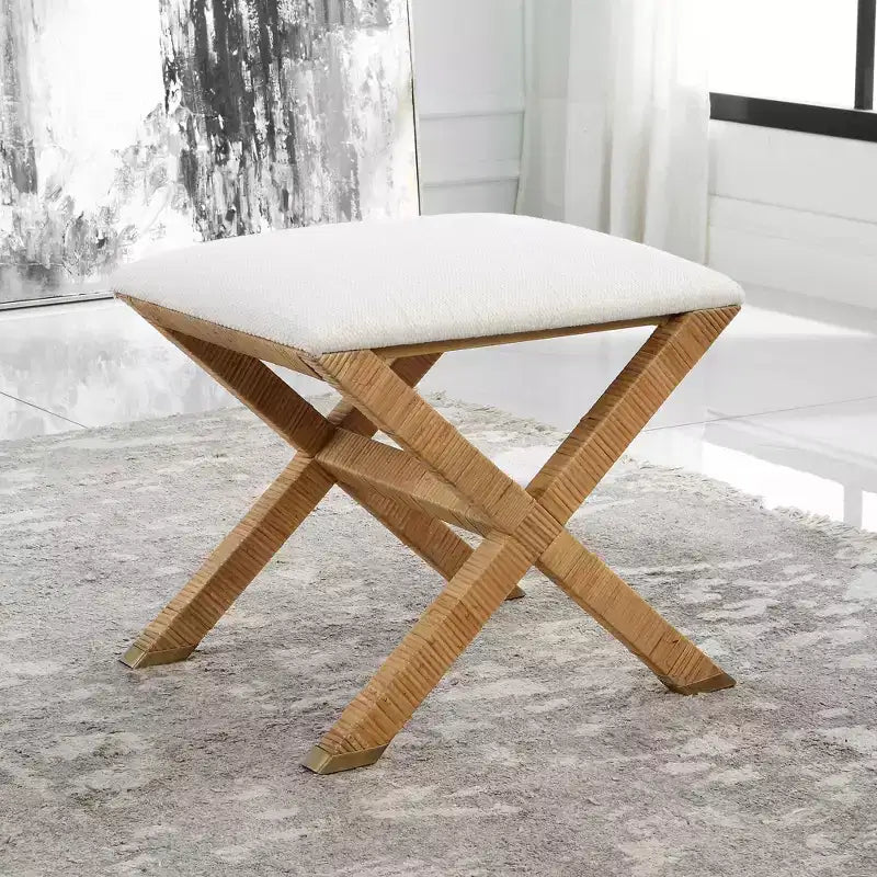 Banc en tissu texturé blanc St. Tropez 19 po Uttermost