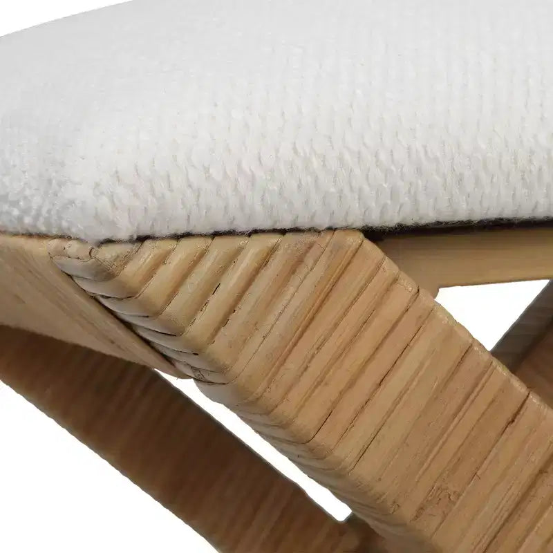 Banc en tissu texturé blanc St. Tropez 19 po Uttermost