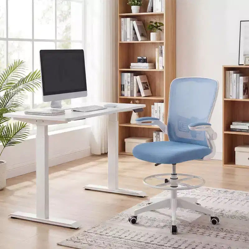 Costway Chaise de bureau réglable pivotante avec accoudoirs relevables et support lombaire réglable Noir et blanc/Noir