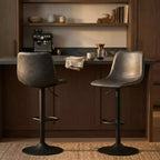 Tabouret de bar moderne LeisureMod Tilbury réglable en hauteur avec revêtement en cuir végétalien et repose-pieds, idéal pour îlot de cuisine, comptoir ou bar à domicile
