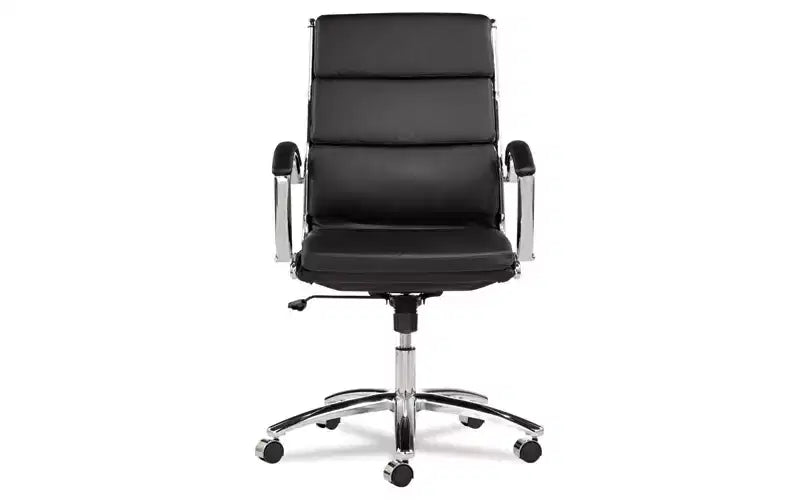 Chaise Alera Alera Neratoli à dossier mi-hauteur et profil mince, similicuir, supporte jusqu'à 125 kg, assise/dossier noir, piètement chromé