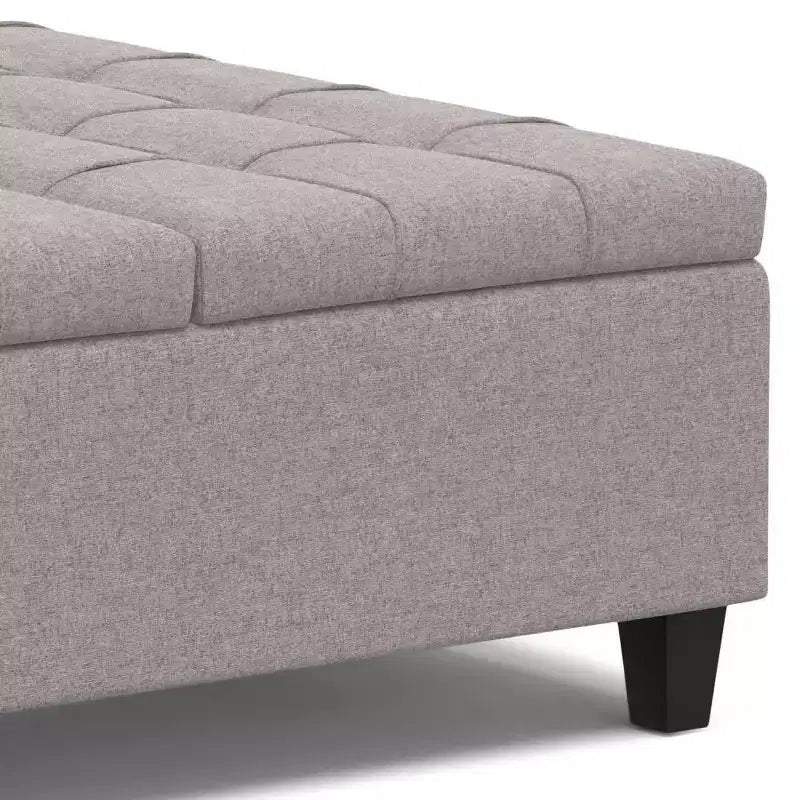 Ottoman de rangement table basse carrée grande WyndenHall Elliot