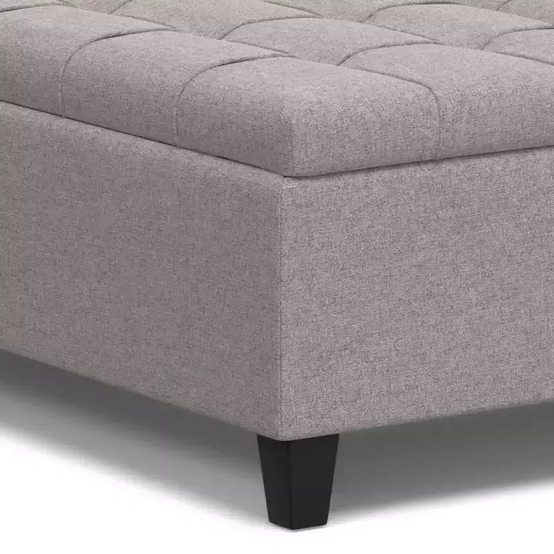 Ottoman de rangement table basse carrée grande WyndenHall Elliot