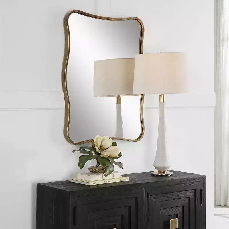 Miroir mural Uttermost Pavia doré antique 28 x 36 cm avec cadre incurvé
