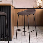 Tabouret de bar moderne LeisureMod Servos en similicuir rembourré et structure en fer noir