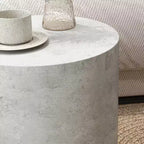 HOMCOM Table d'appoint ronde en béton avec finition grain de bois, utilisation intérieure et extérieure, gris