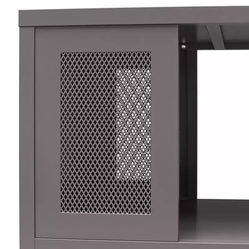 Table basse en métal Shadwick RealRooms avec accents en maille métallique perforée