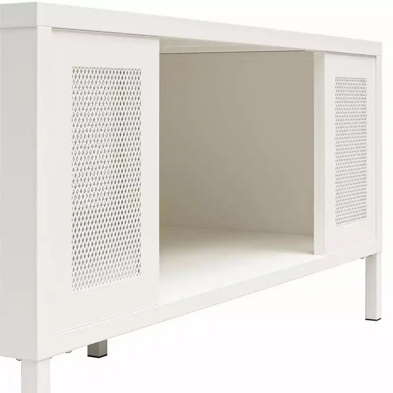 Table basse en métal Shadwick RealRooms avec accents en maille métallique perforée