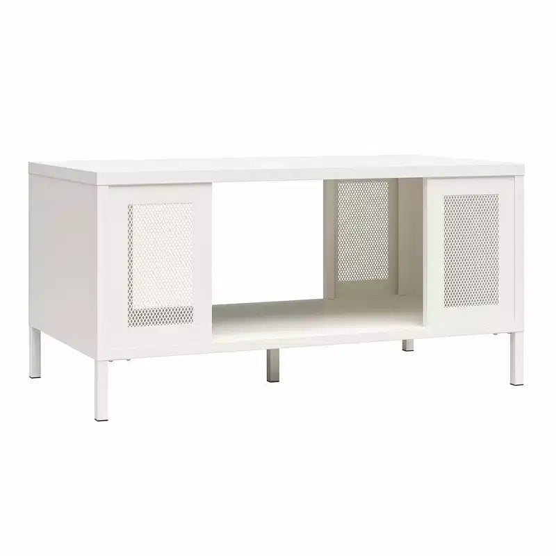 Table basse en métal Shadwick RealRooms avec accents en maille métallique perforée