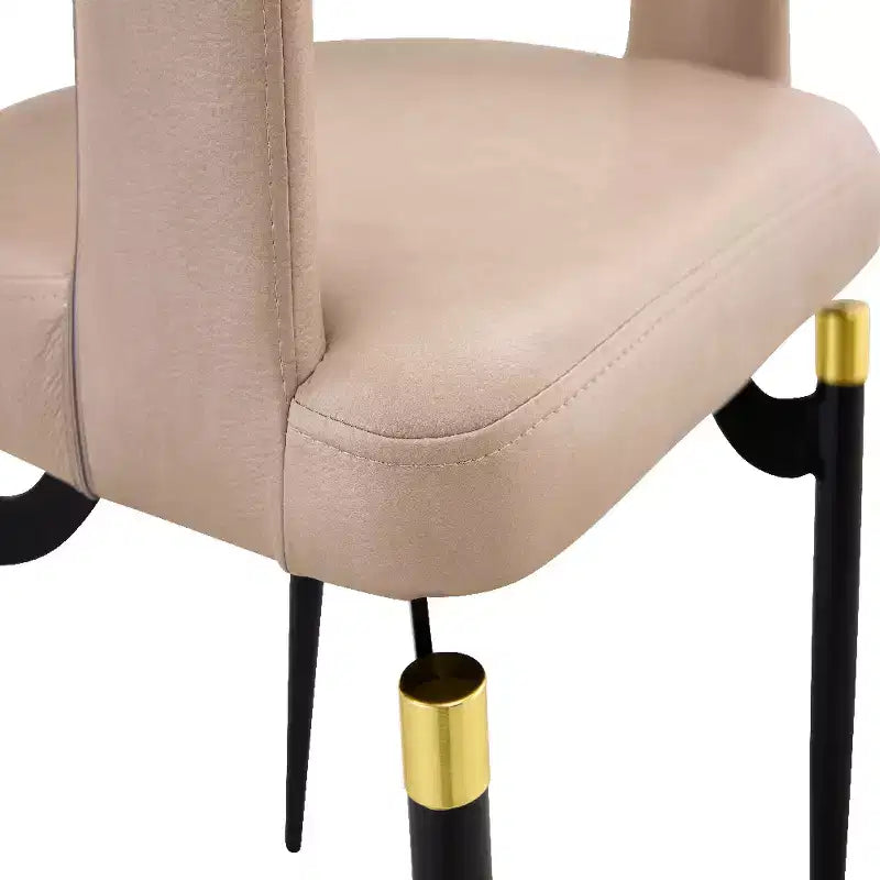 Chaise de salle à manger moderne LeisureMod Entice – Siège en cuir rembourré avec dossier ouvert incurvé et pieds en métal, cuisine moderne, salle à manger, maison, sièges de café