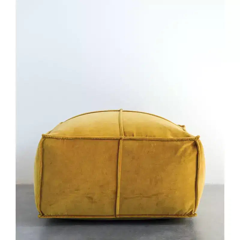 Pouf carré en velours de coton Storied Home