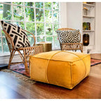 Pouf carré en velours de coton Storied Home