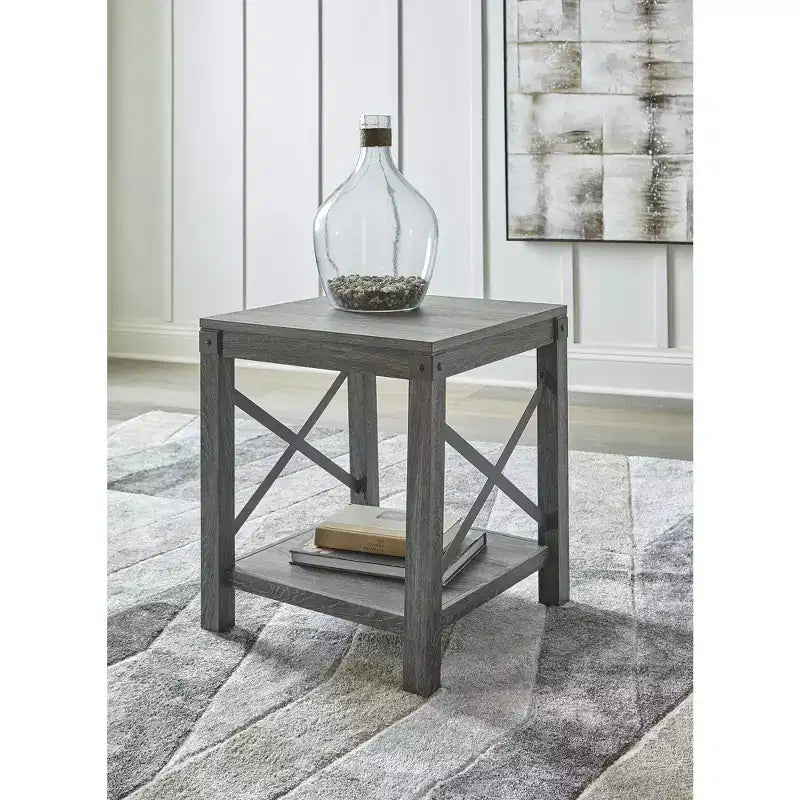 Signature Design by Ashley Table d'appoint Freedan décontractée, brun grisâtre