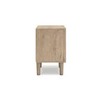 Table de chevet moderne Signature Design by Ashley Cielden avec port de chargement USB, bicolore marron