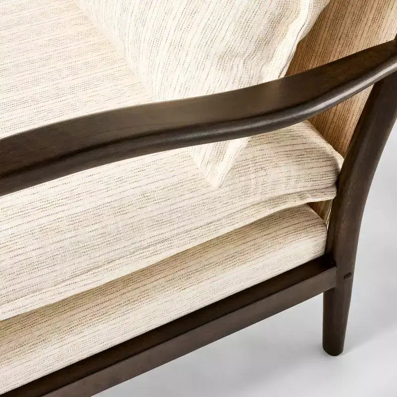 Fauteuil d'appoint en bois avec surmatelas crème - Threshold avec Studio McGee