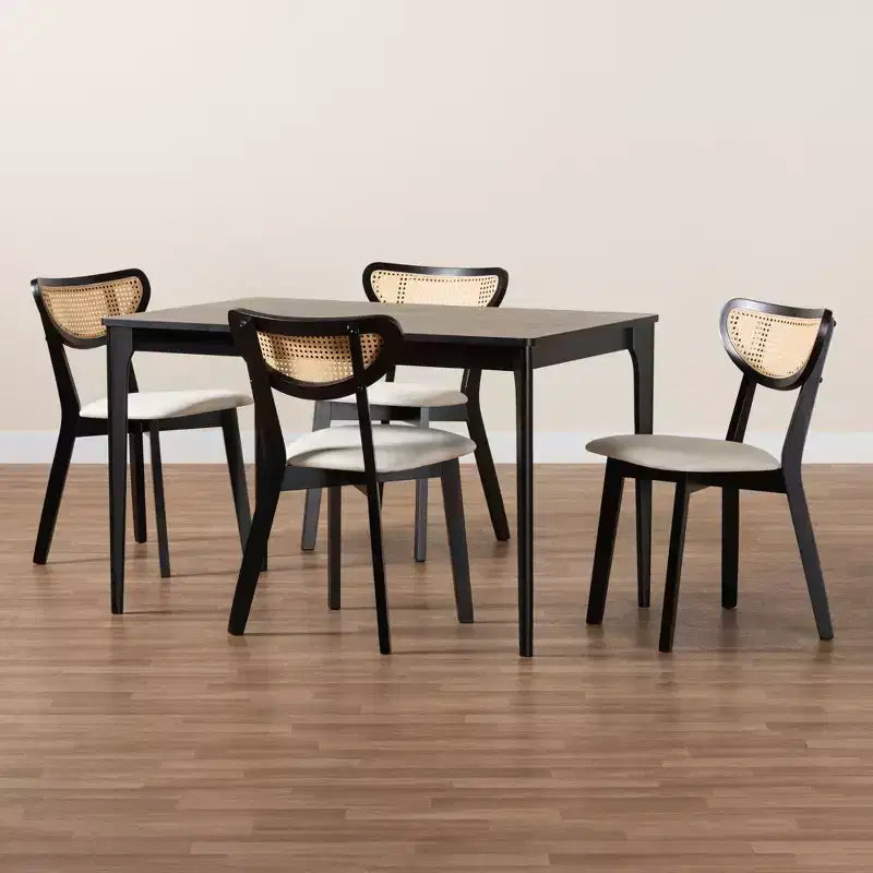 Ensemble de salle à manger 5 pièces en bois de style moderne du milieu du siècle Baxton Studio Dannell